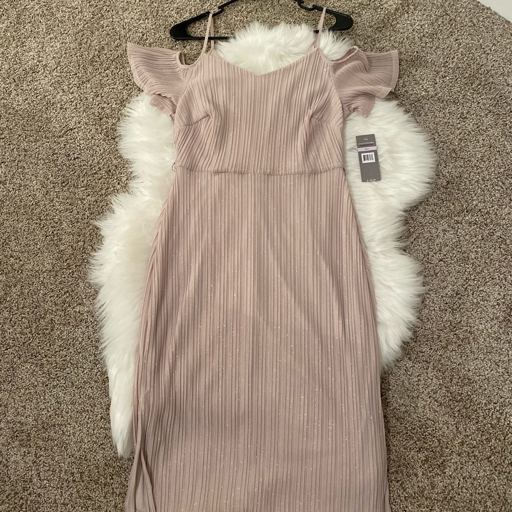 Dress - Picture 4 of 4